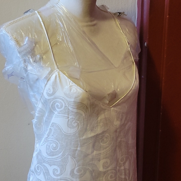 NATORI- Bloomingdales Chemise Size Large - Picture 5 of 13